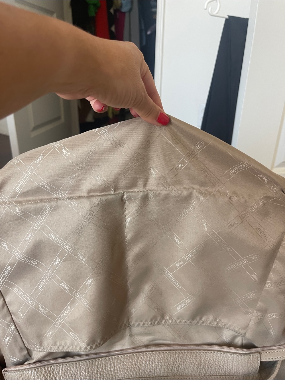 Longchamp Penelope Leather Tote with Tassel Charm Large size - Picture 17 of 17